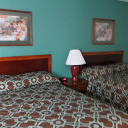 Super 8 By Wyndham Hudson Otel Oda fotoğraf