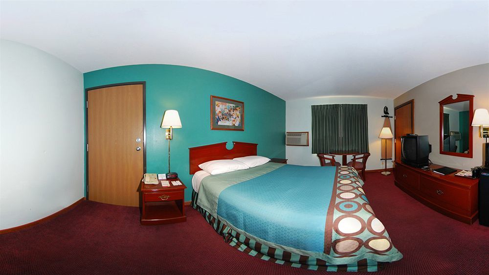 Super 8 By Wyndham Hudson Otel Dış mekan fotoğraf